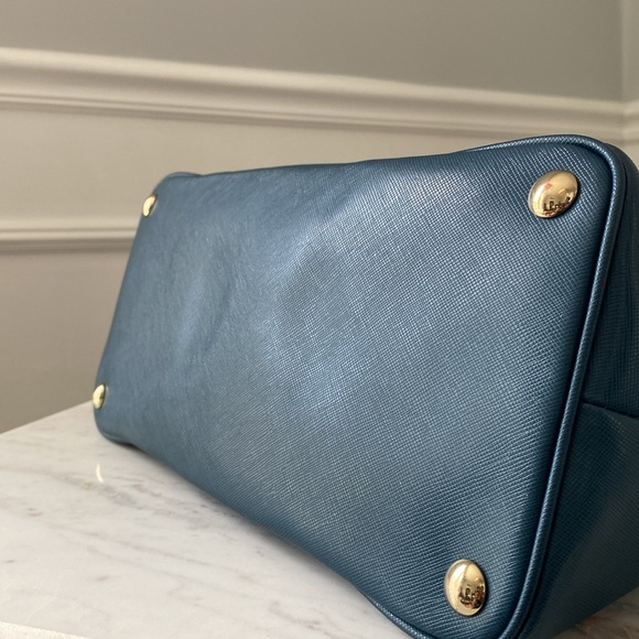 Coach Peyton Signature Domed Satchel with Charms - Picture 7 of 13